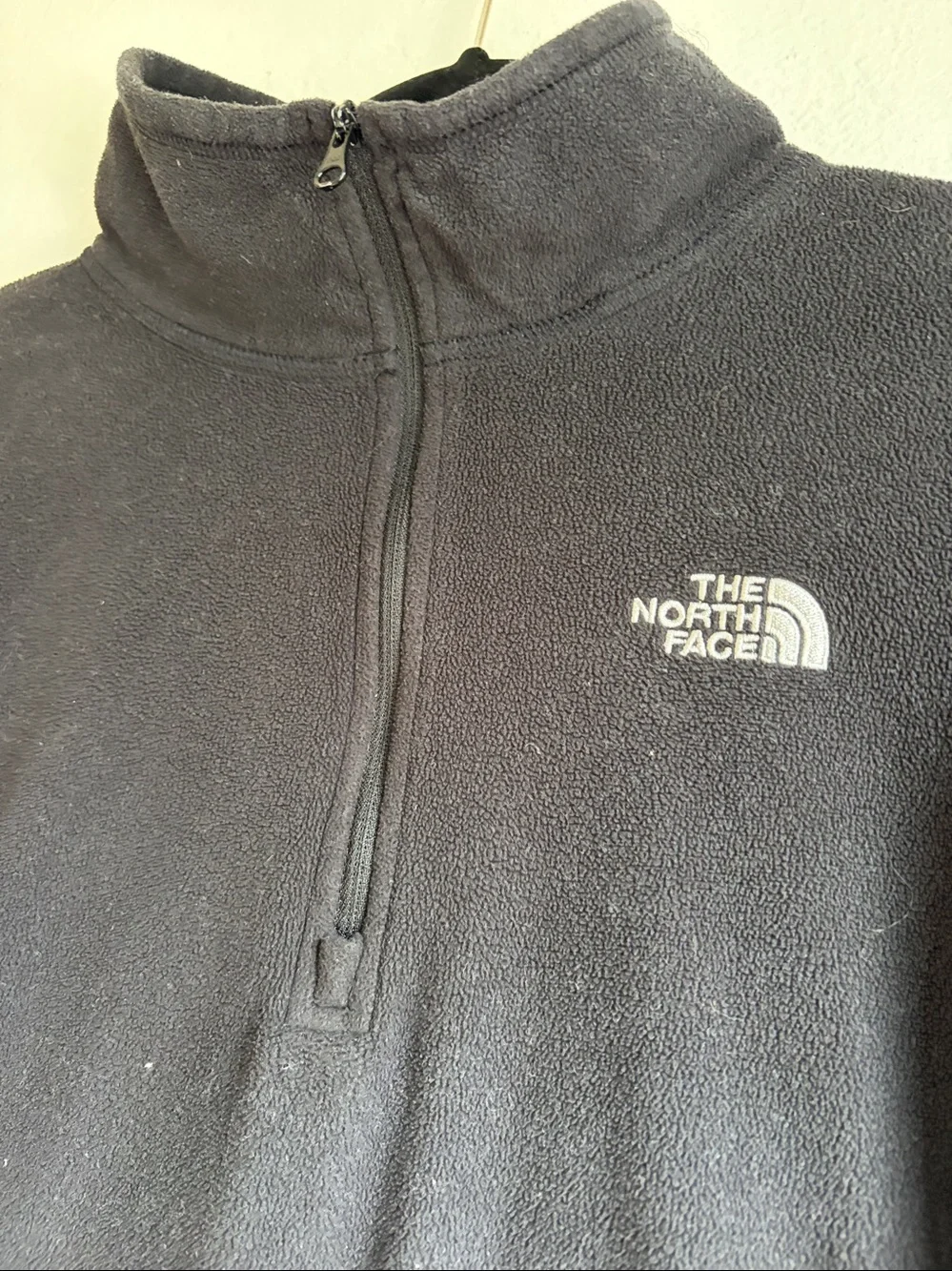 The North Face Men’s Black Quarter-Zip Fleece Pullover
